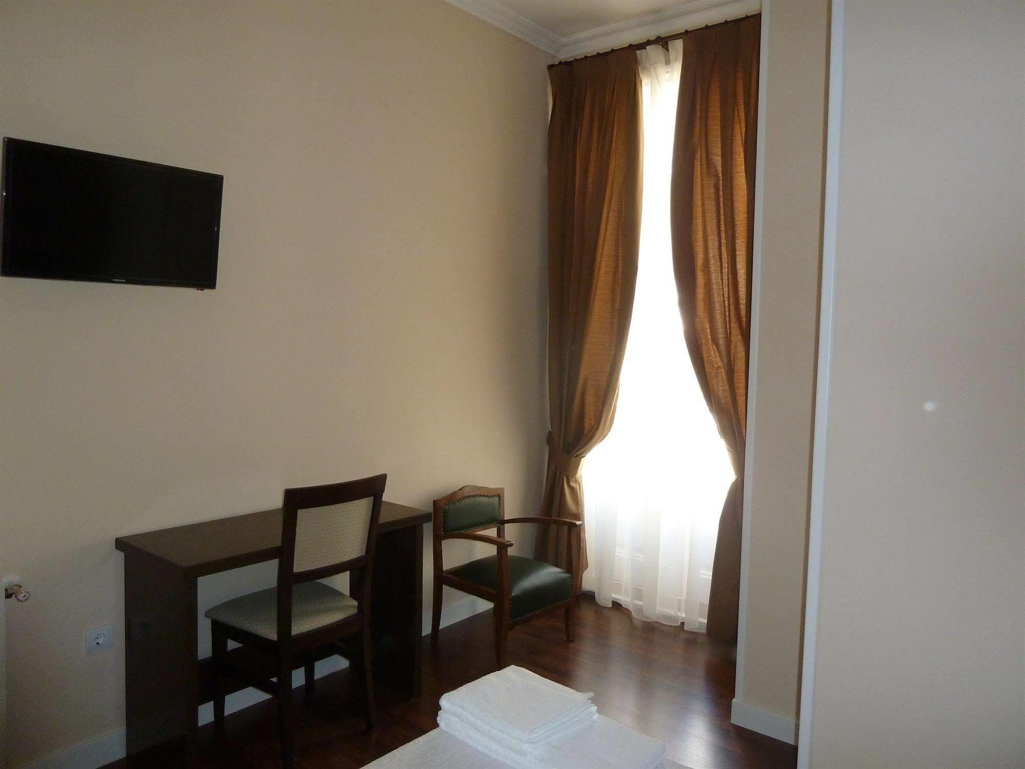 Hostal Mayor Мадрид Экстерьер фото
